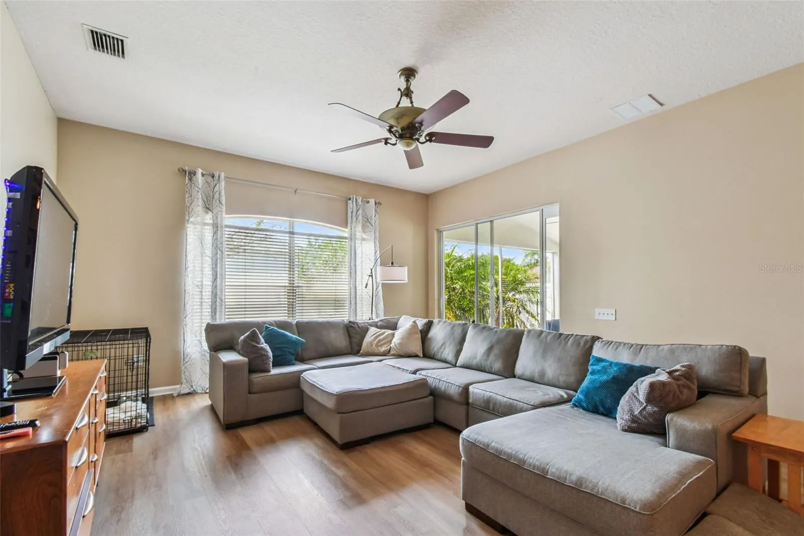 1906 HEARTLAND CIR