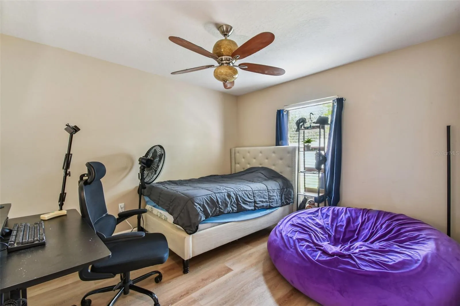 1906 HEARTLAND CIR