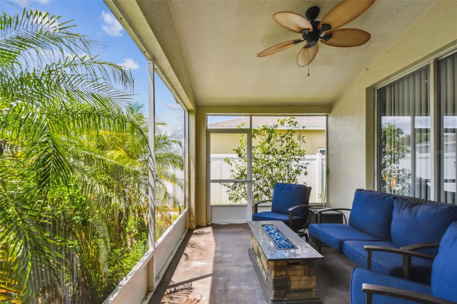 1906 HEARTLAND CIR