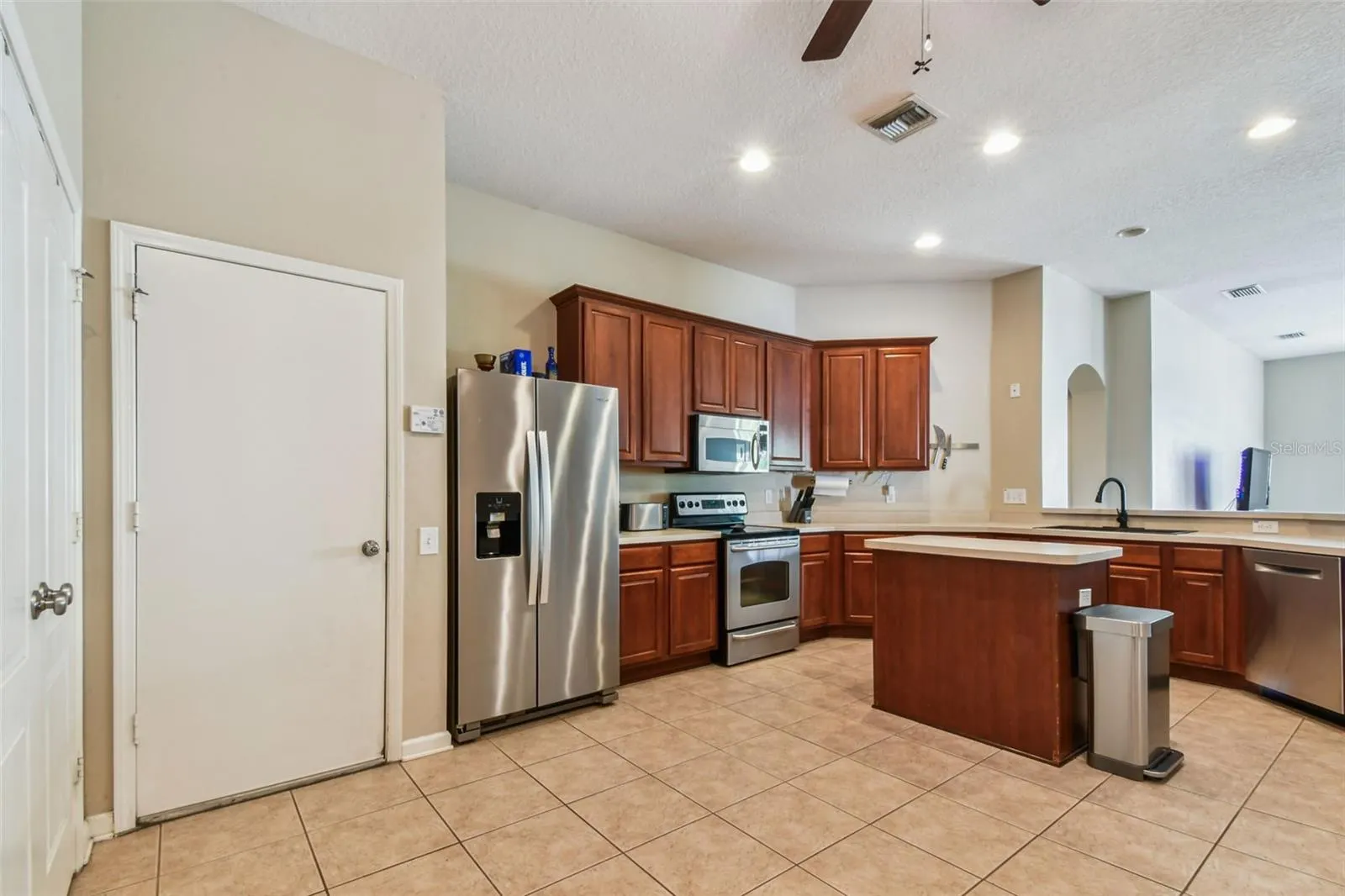 1906 HEARTLAND CIR