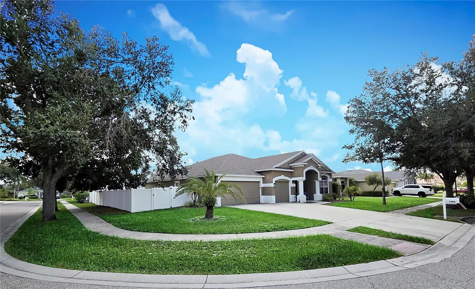 1906 HEARTLAND CIR