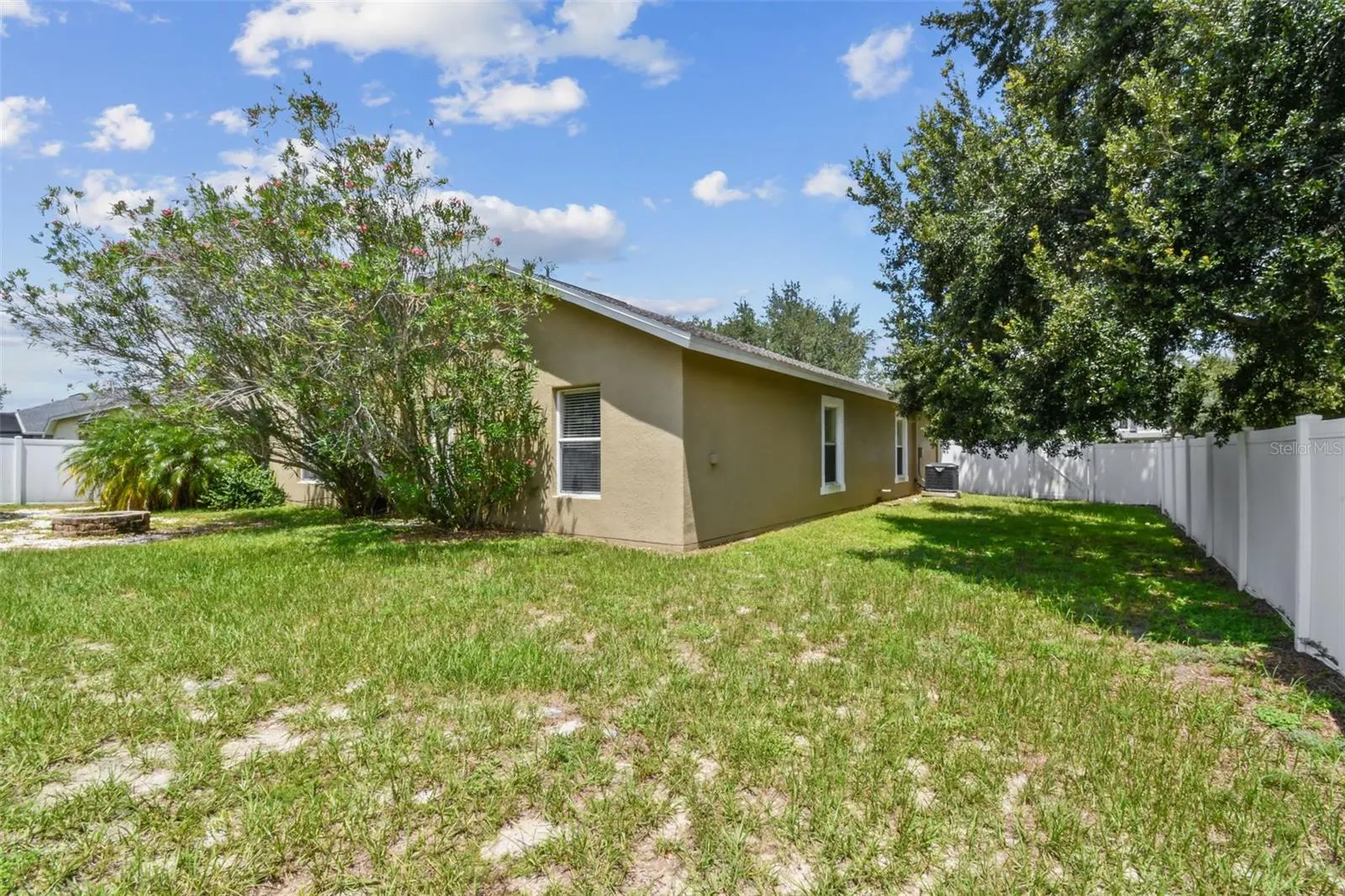 1906 HEARTLAND CIR