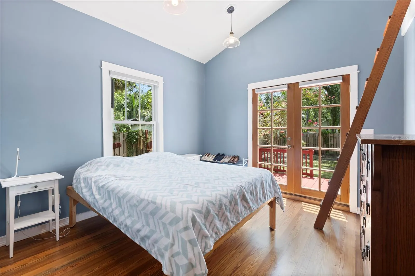226 W FERN ST