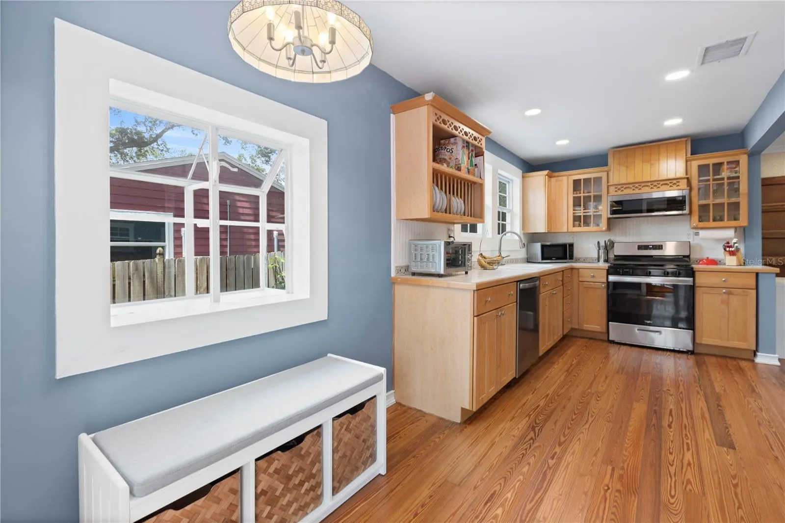 226 W FERN ST