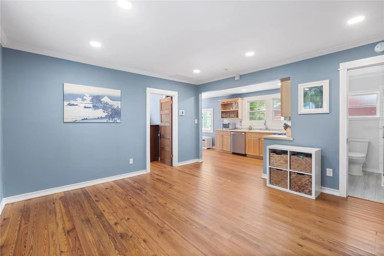 226 W FERN ST