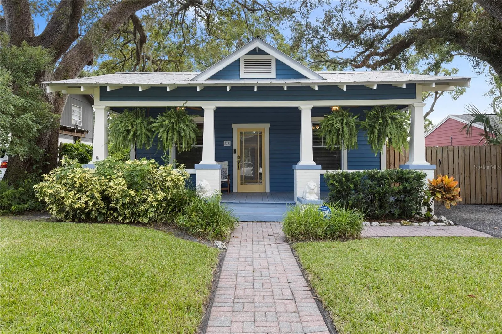 226 W FERN ST