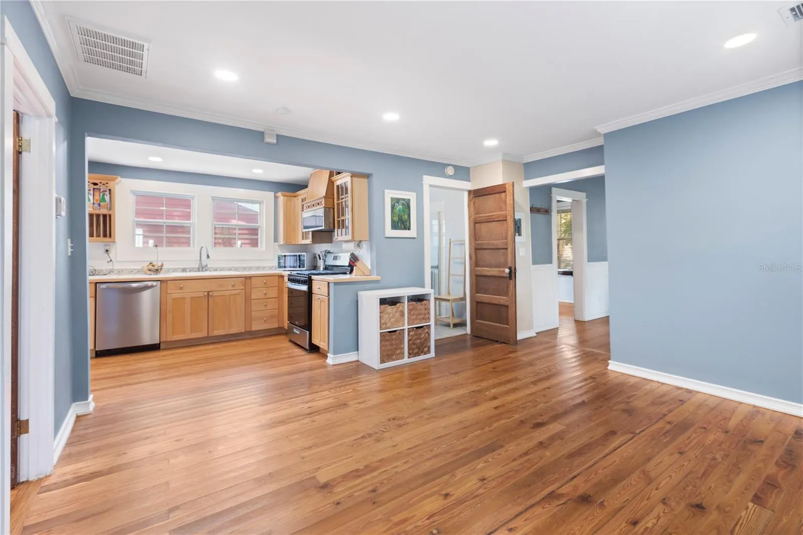 226 W FERN ST