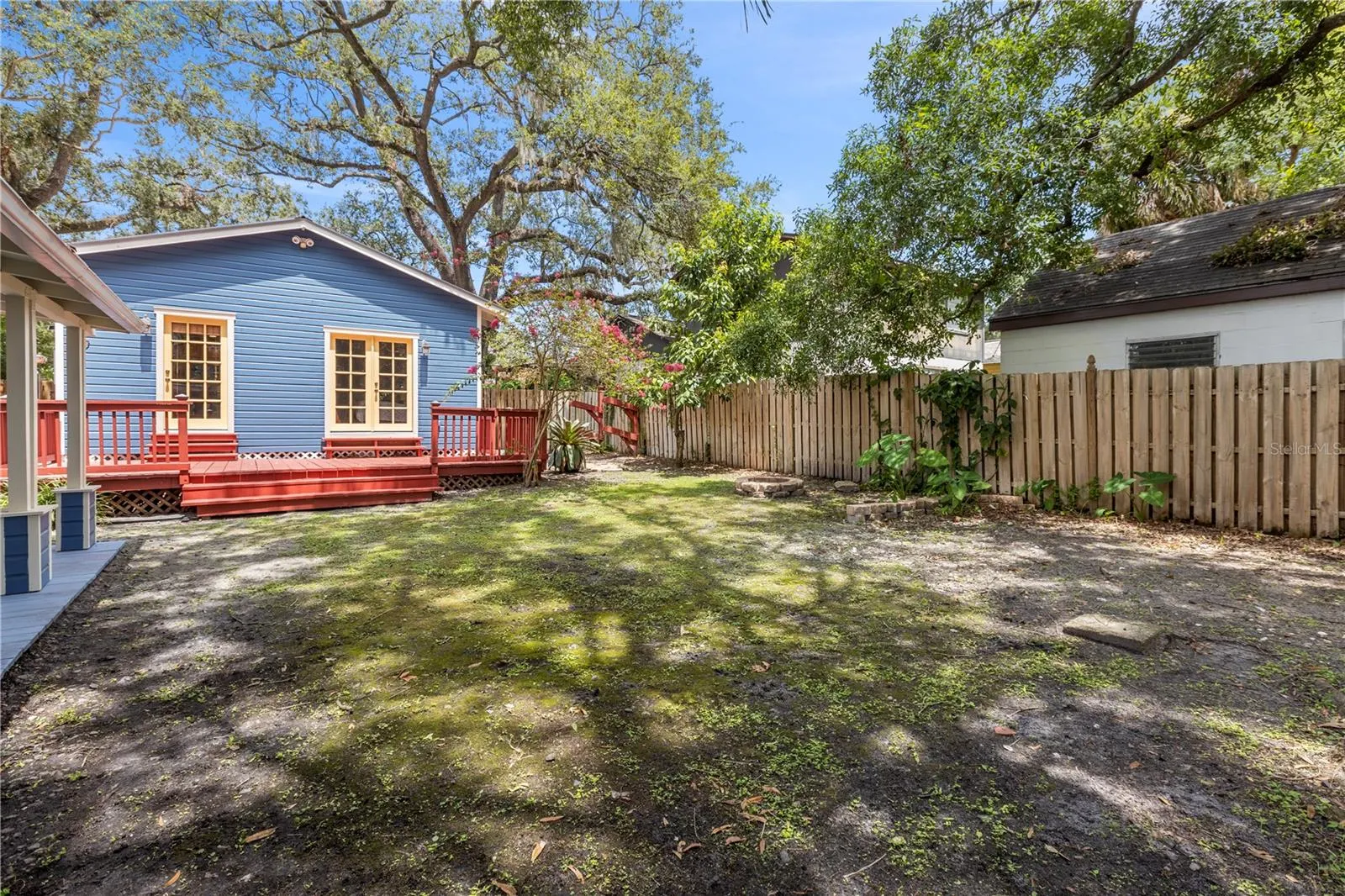 226 W FERN ST