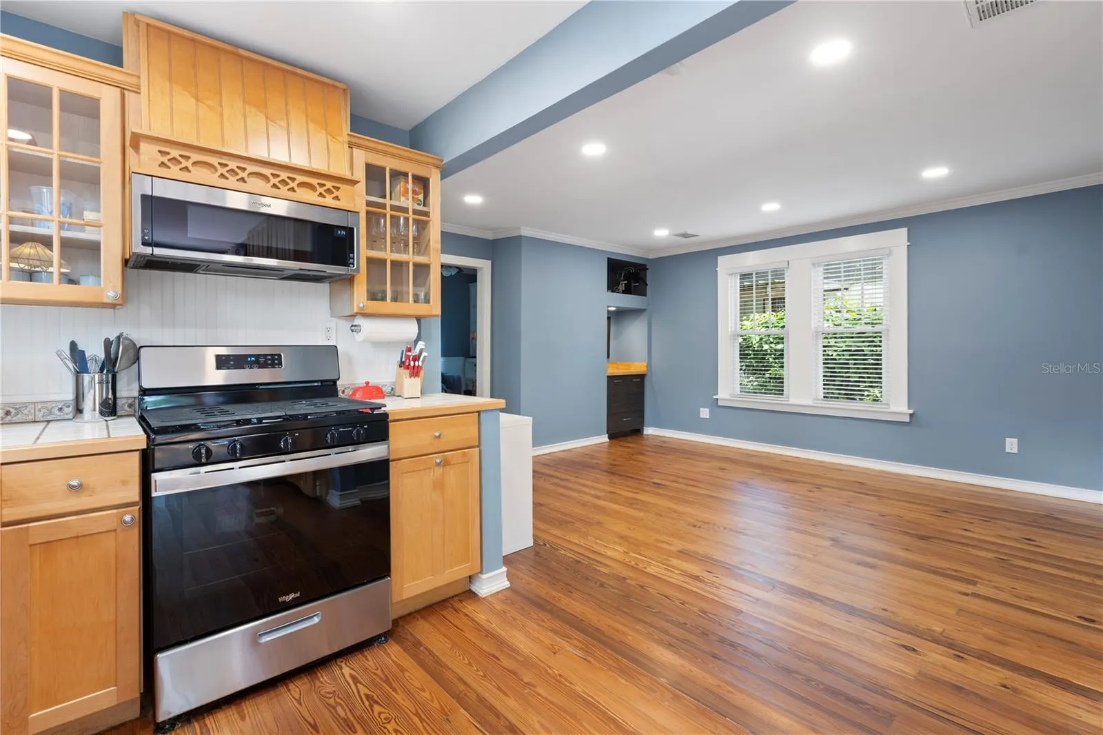 226 W FERN ST