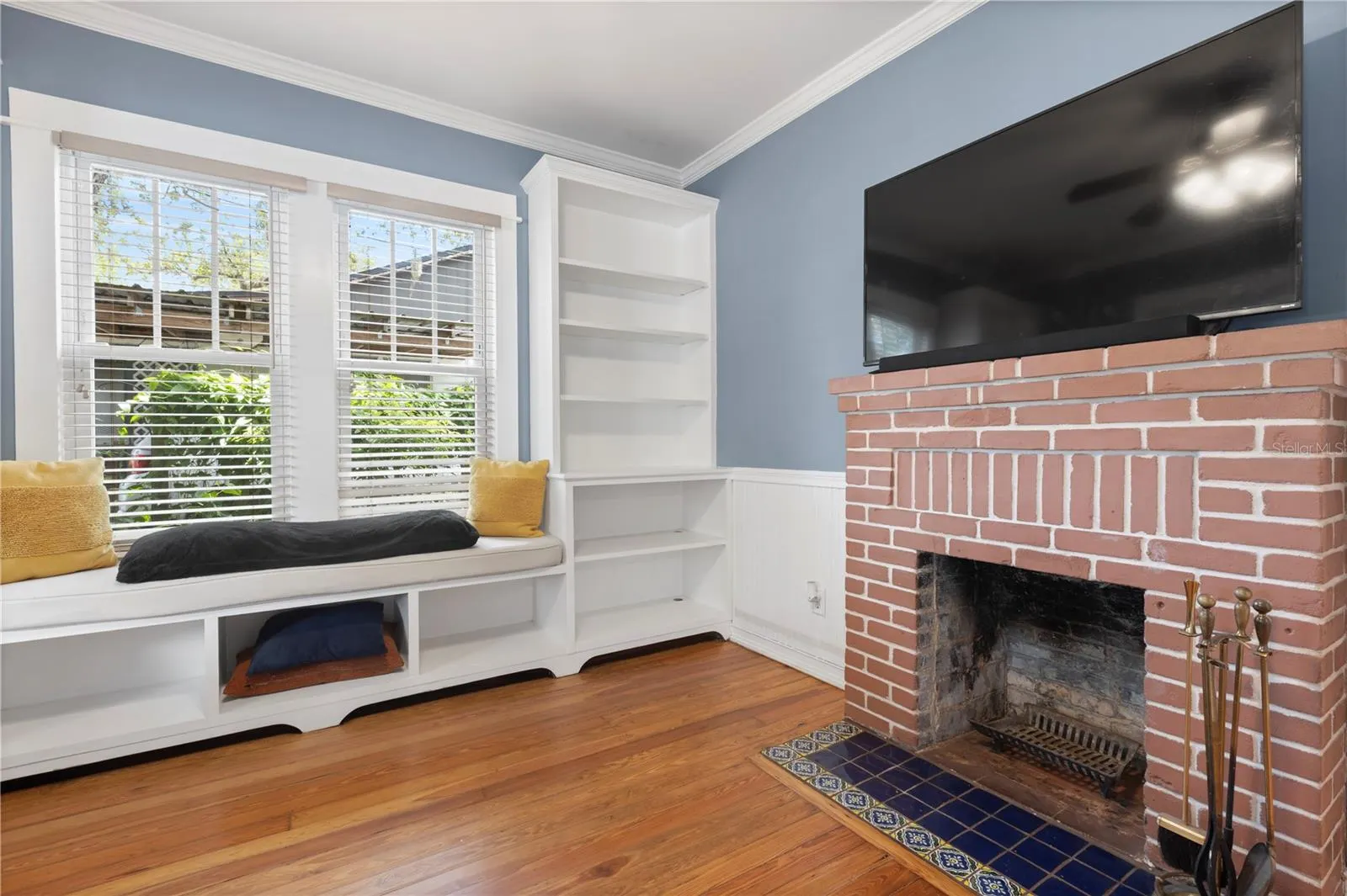 226 W FERN ST