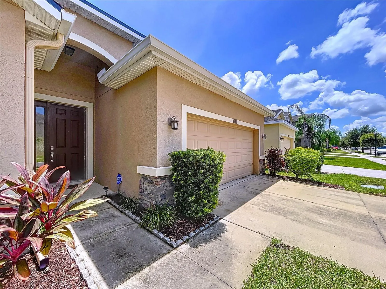 11428 WARREN OAKS PL