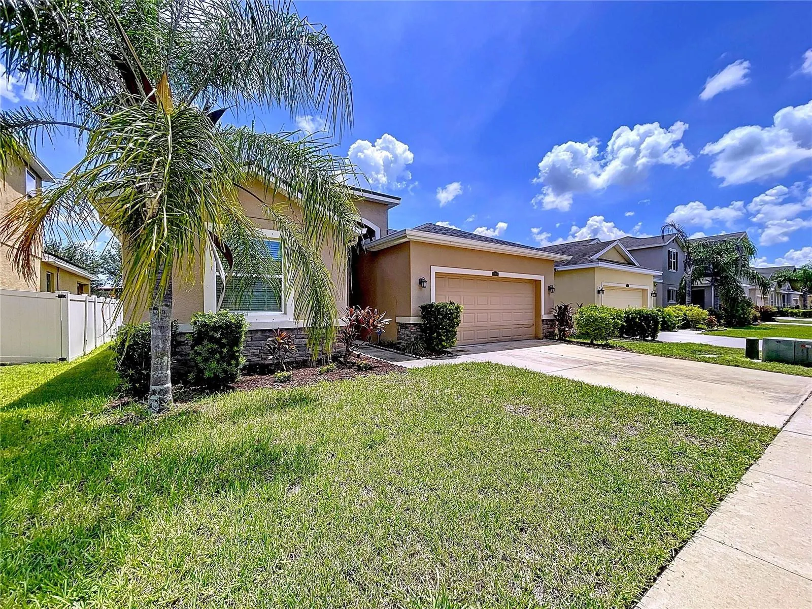 11428 WARREN OAKS PL