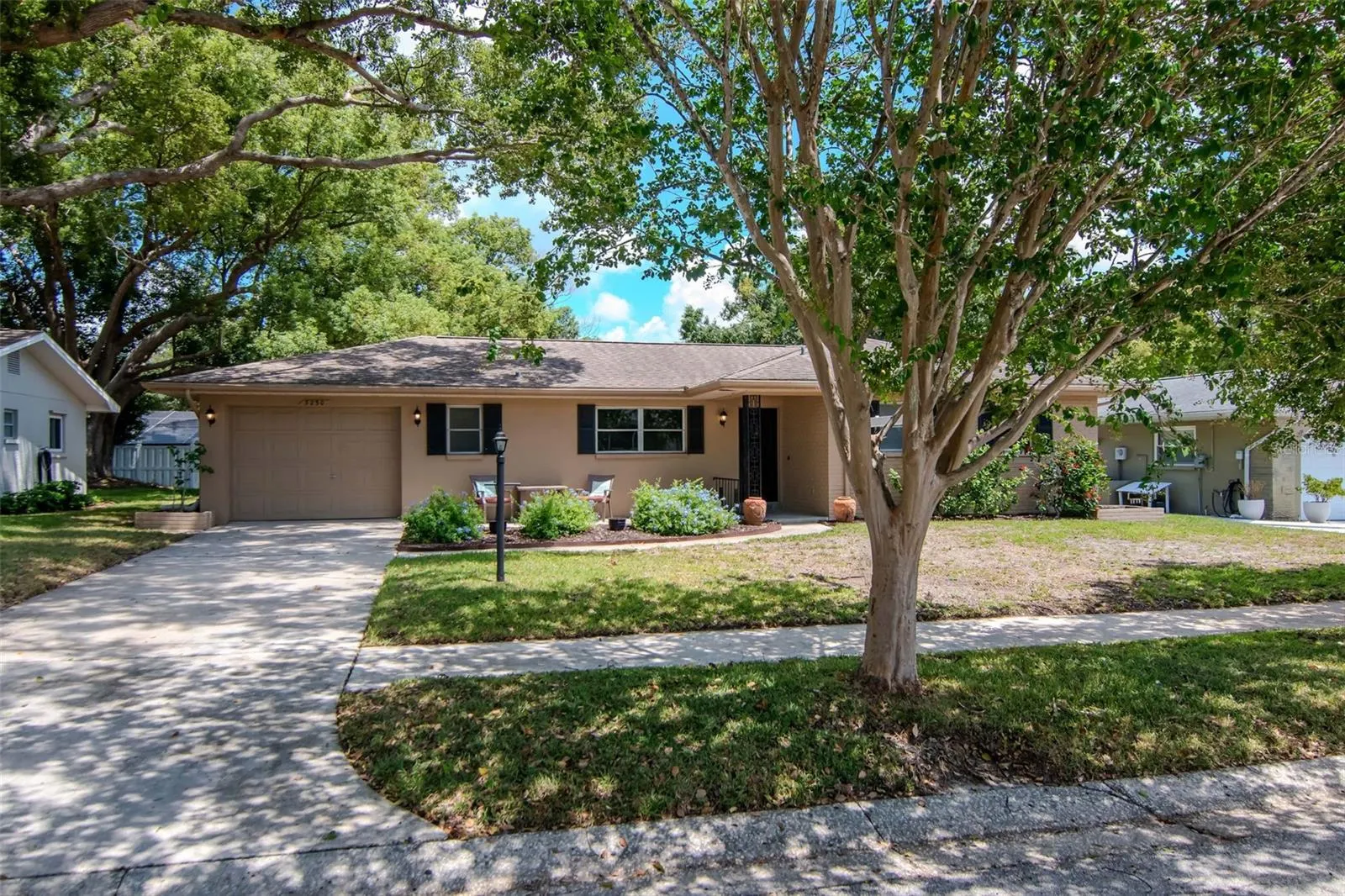 3250 CAUSEWAY DR