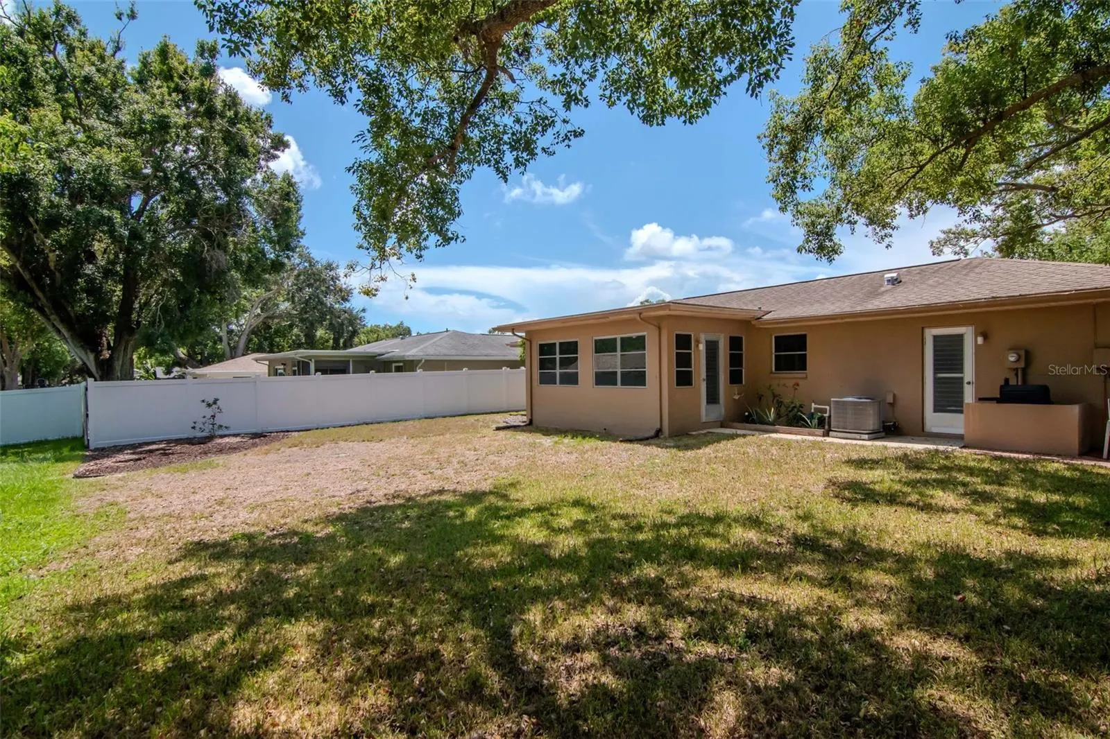 3250 CAUSEWAY DR