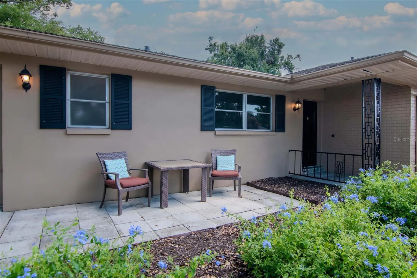 3250 CAUSEWAY DR