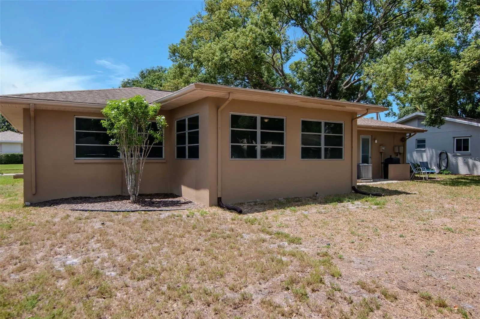 3250 CAUSEWAY DR