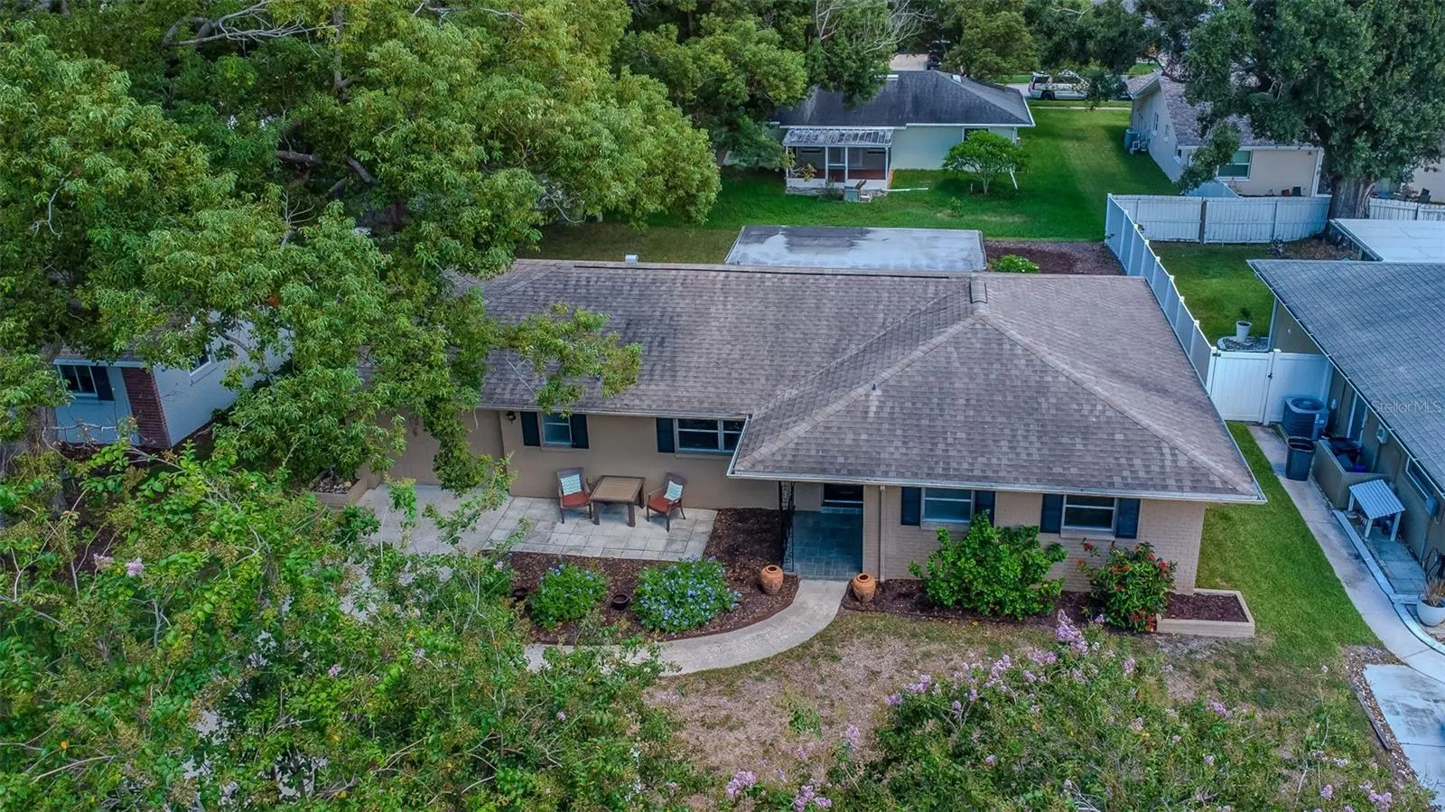 3250 CAUSEWAY DR