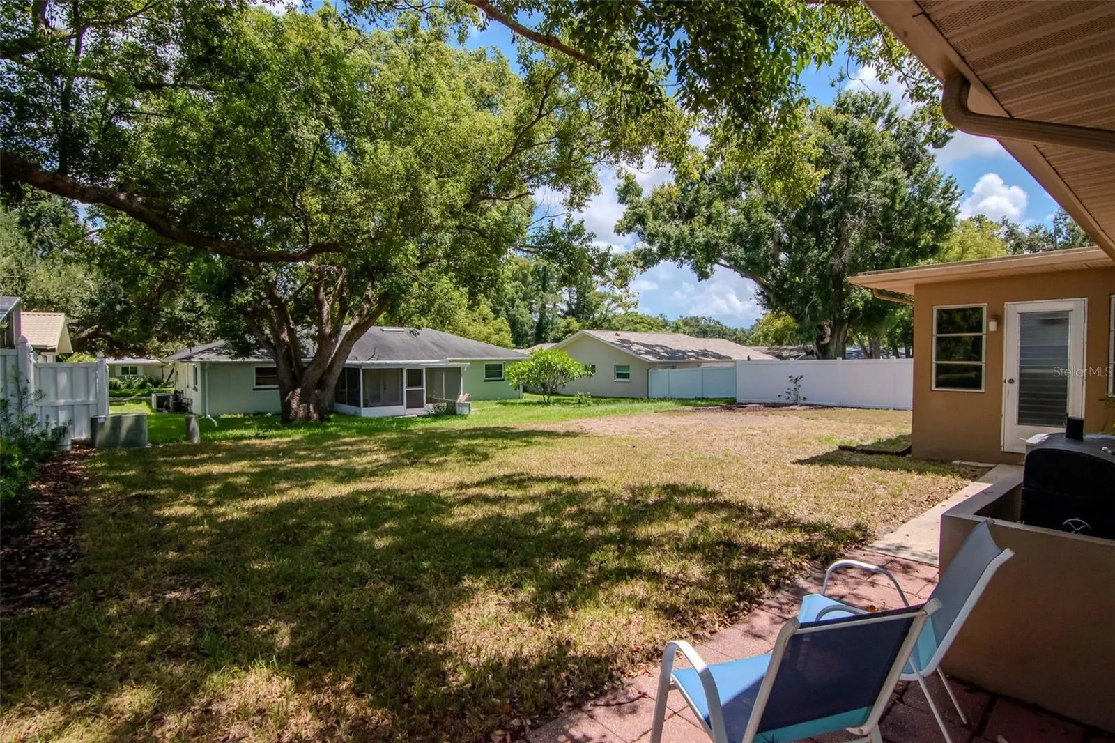 3250 CAUSEWAY DR
