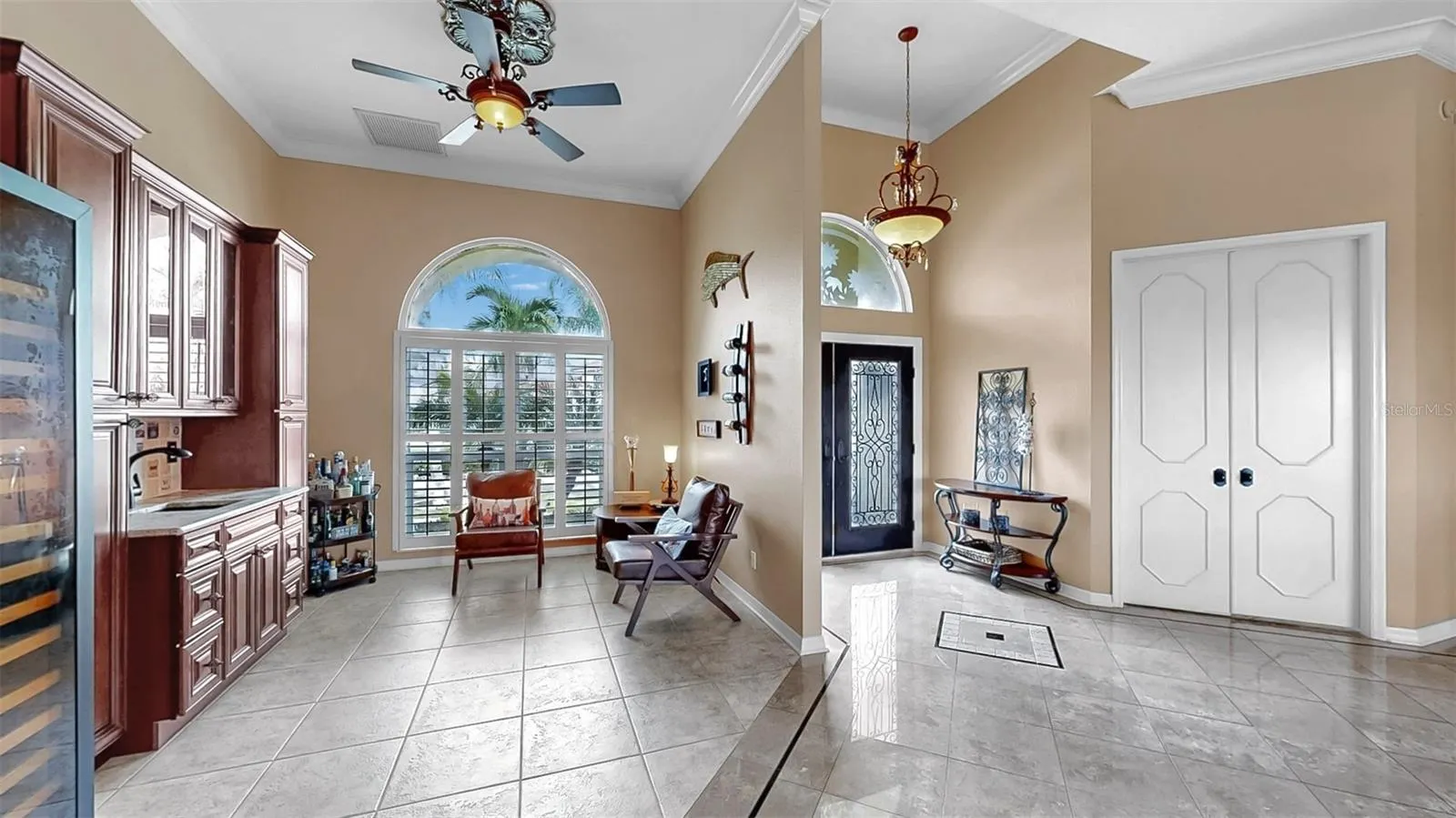 914 CAPRICCIO LN