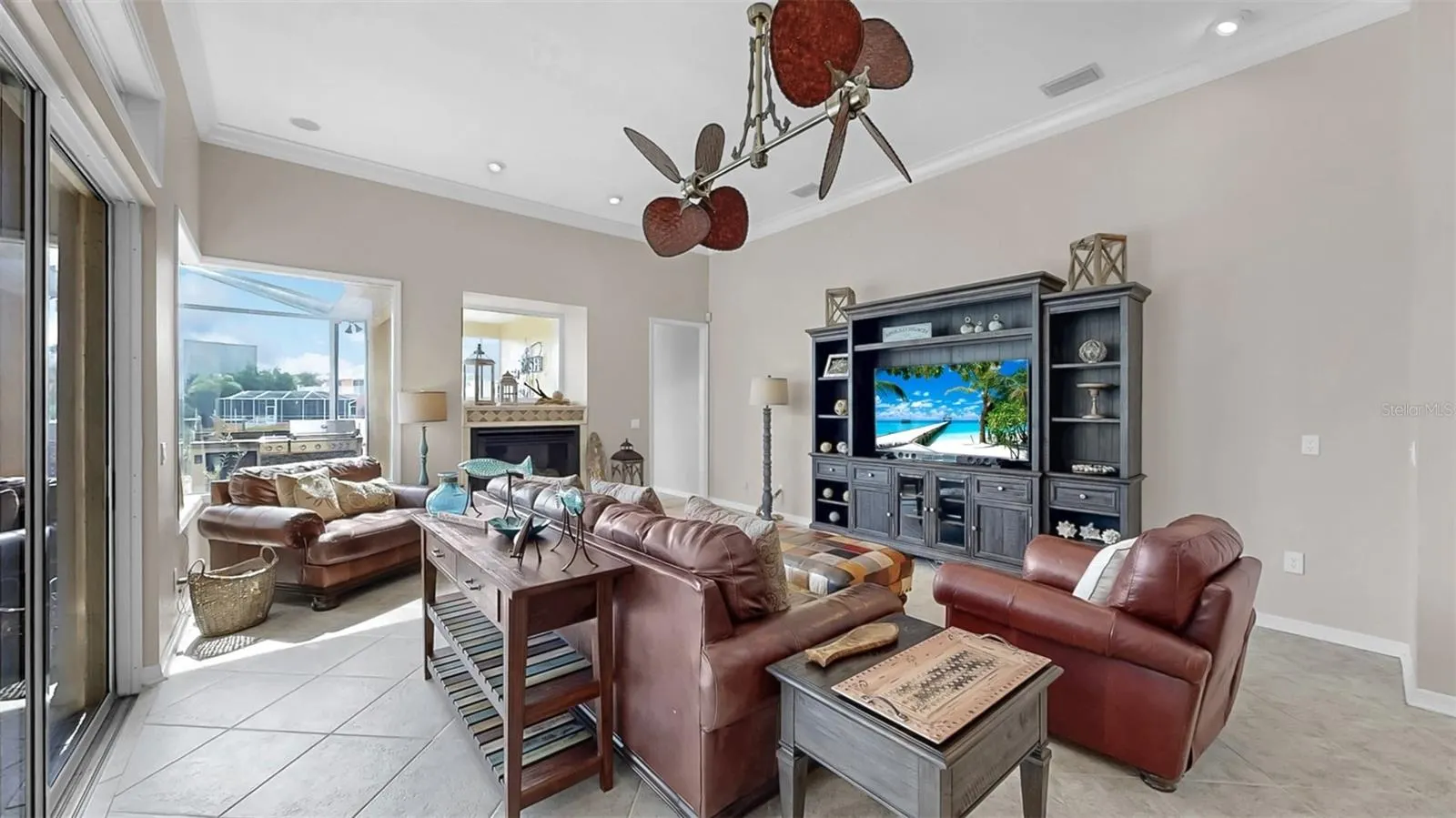 914 CAPRICCIO LN