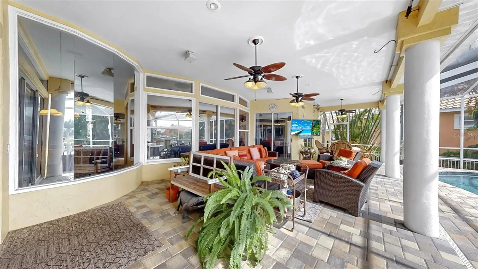 914 CAPRICCIO LN