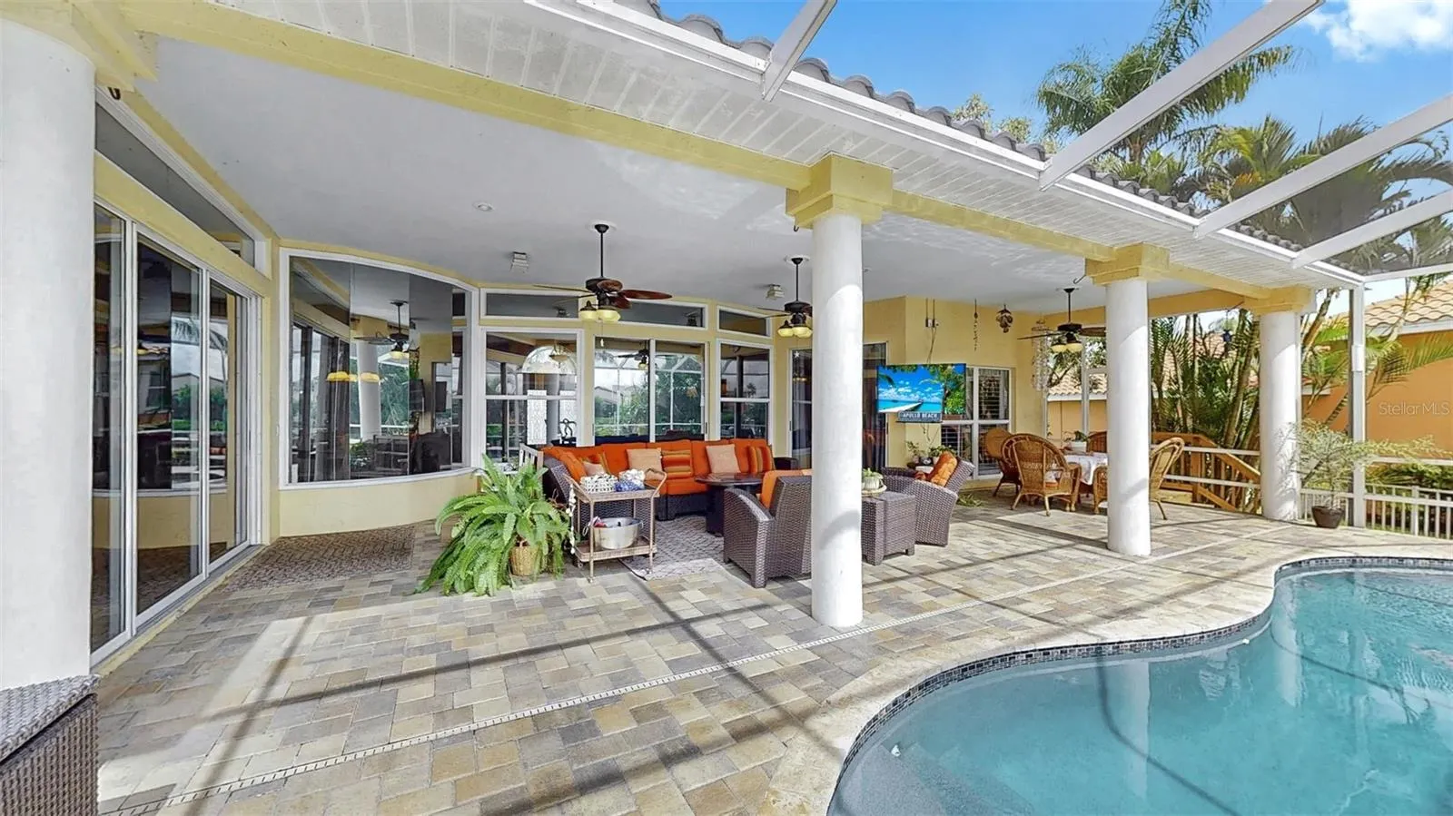 914 CAPRICCIO LN