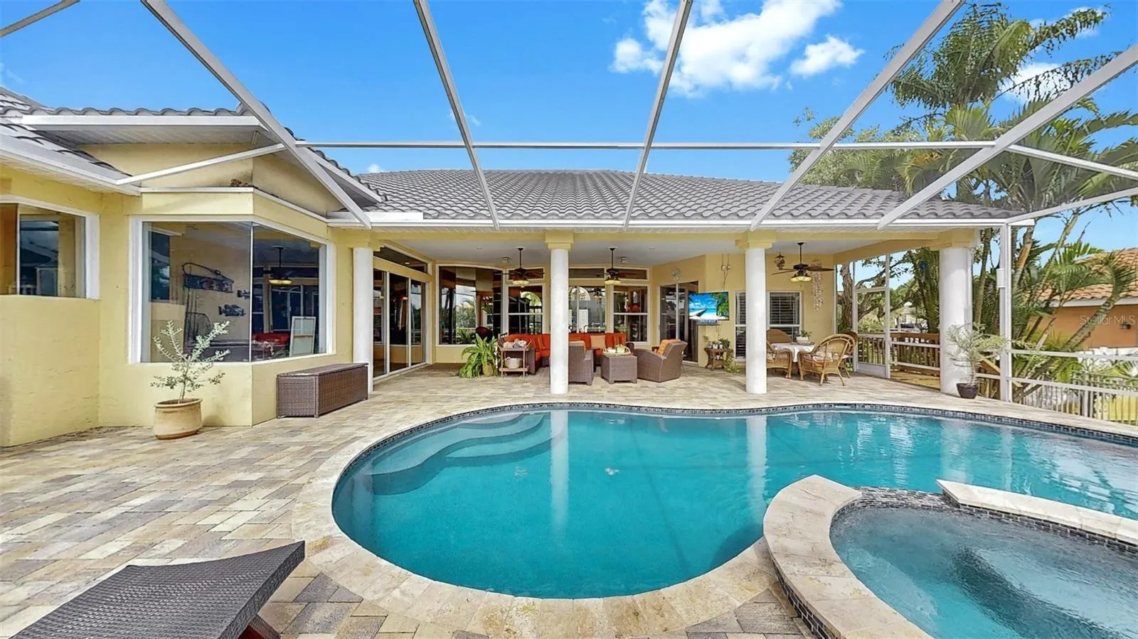 914 CAPRICCIO LN