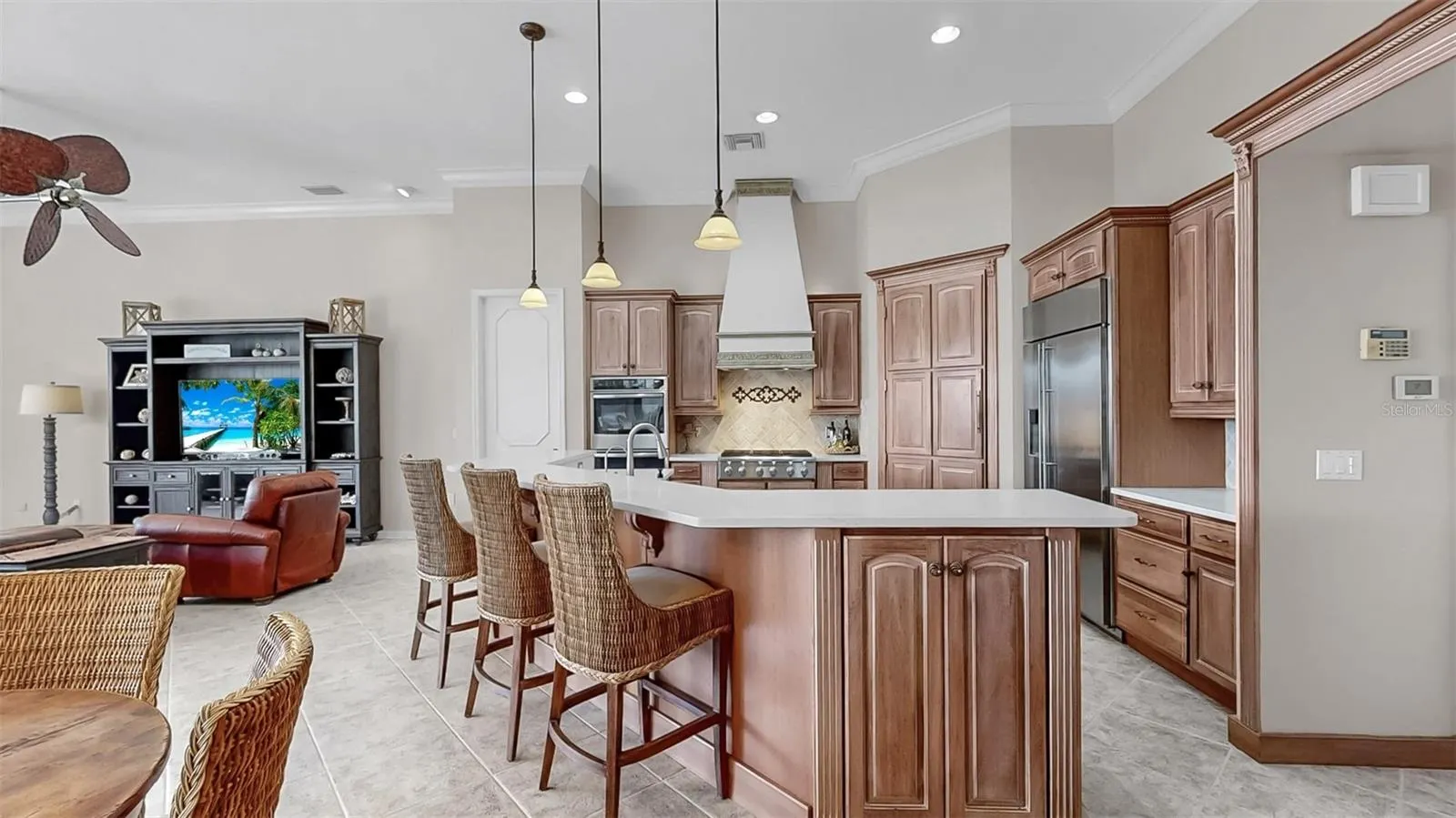 914 CAPRICCIO LN