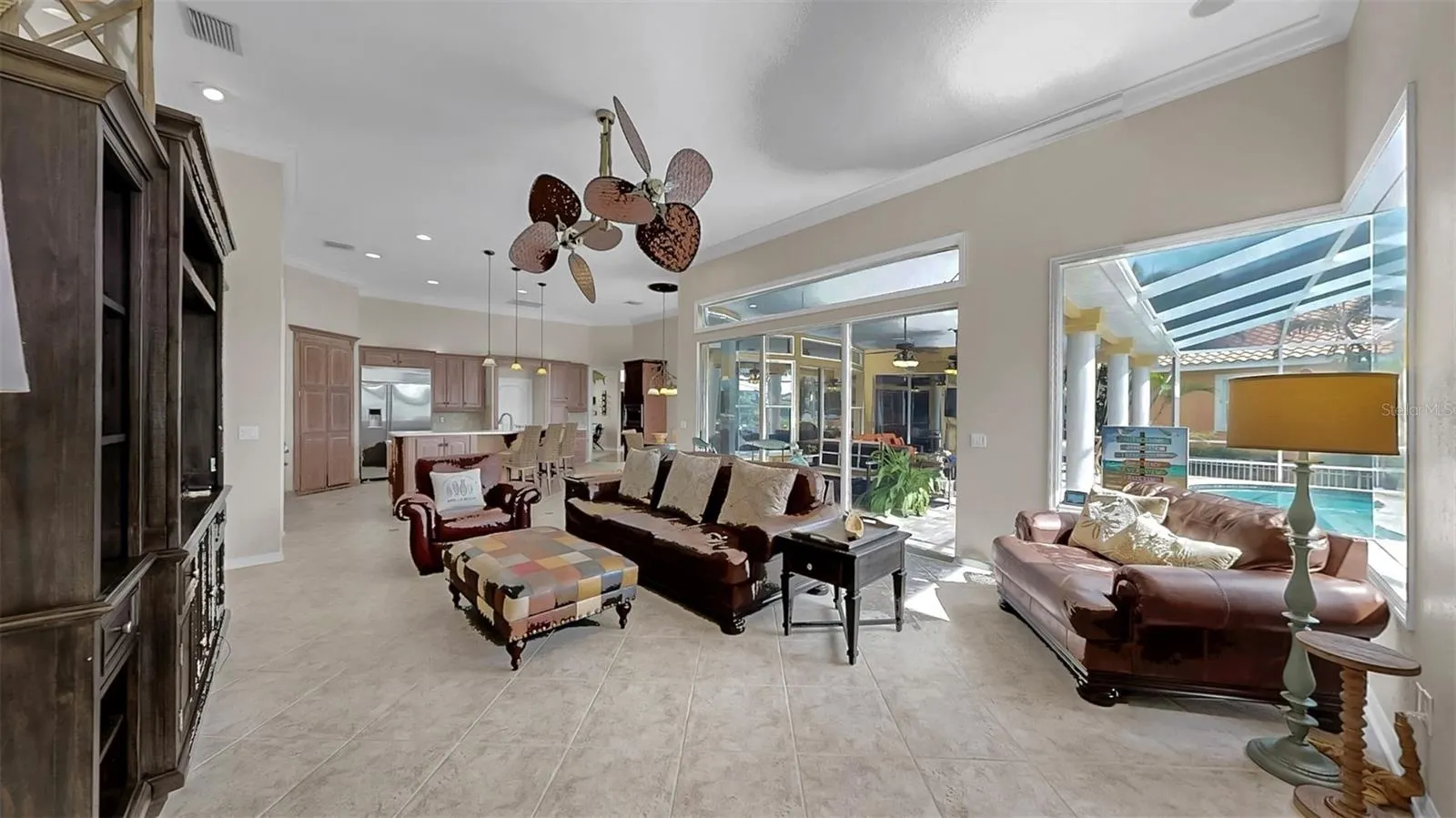 914 CAPRICCIO LN