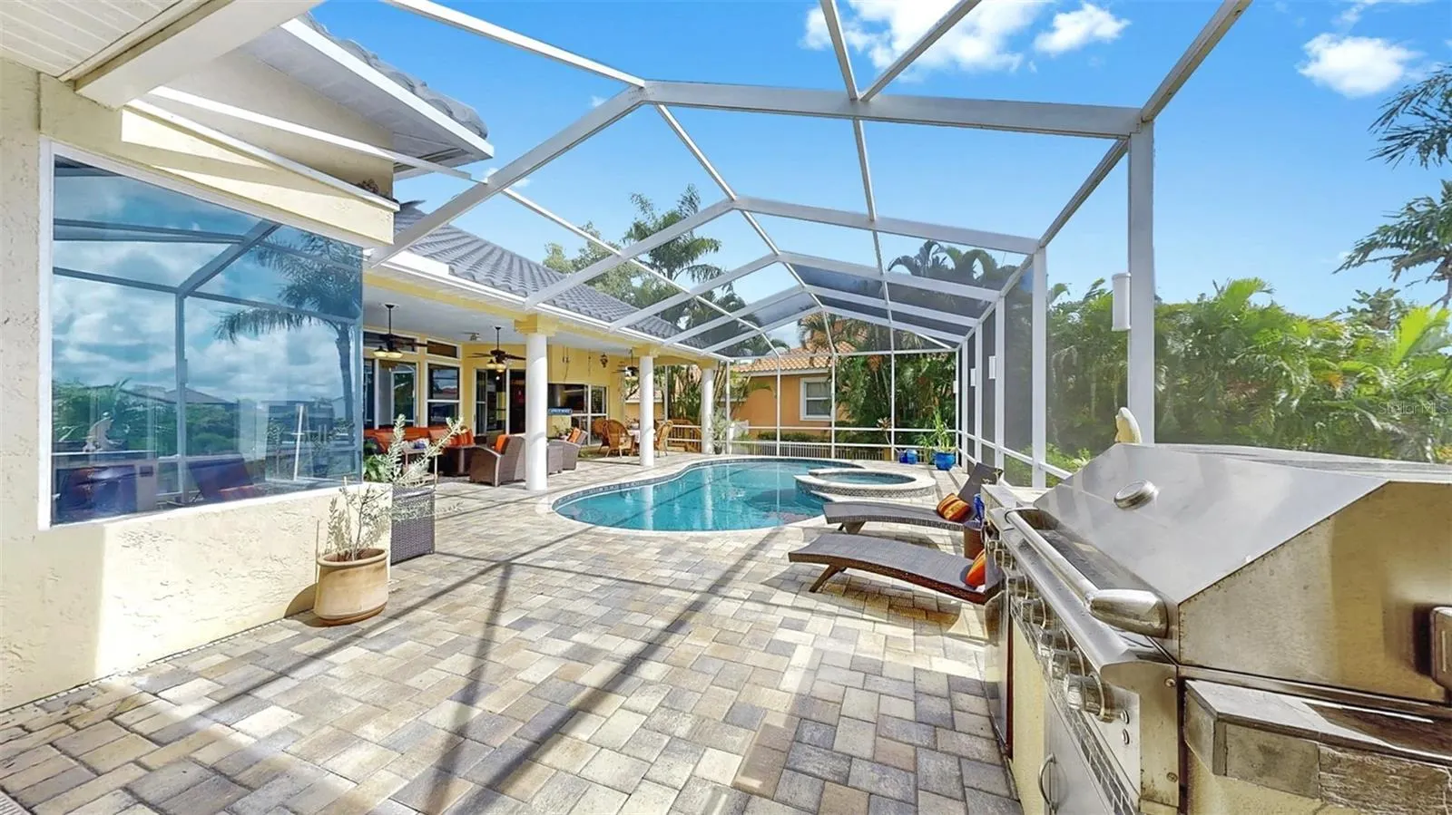 914 CAPRICCIO LN