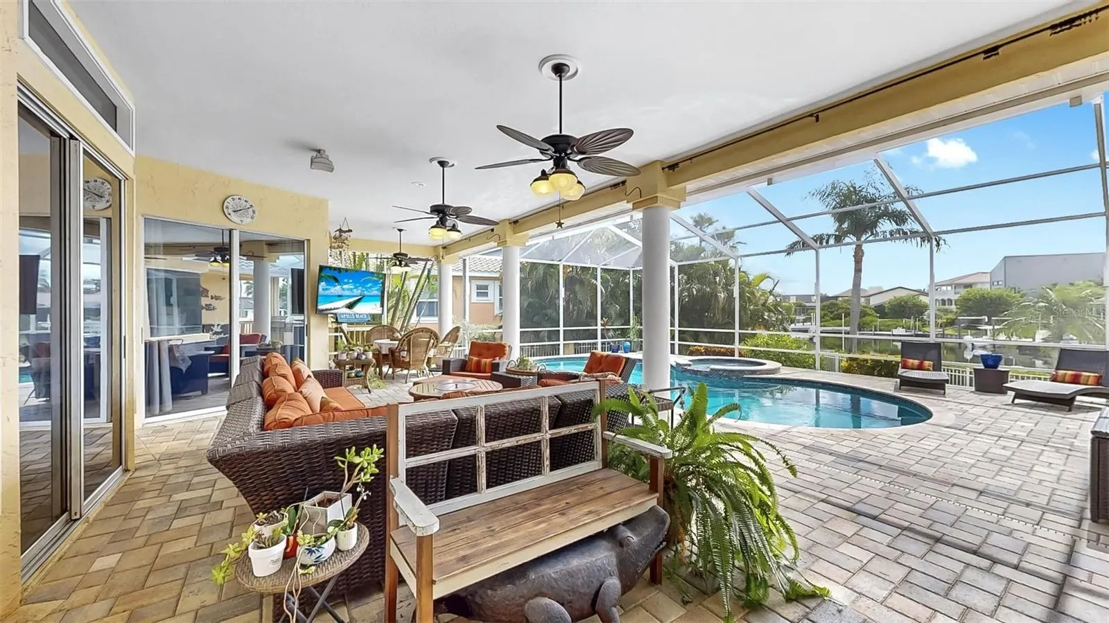 914 CAPRICCIO LN