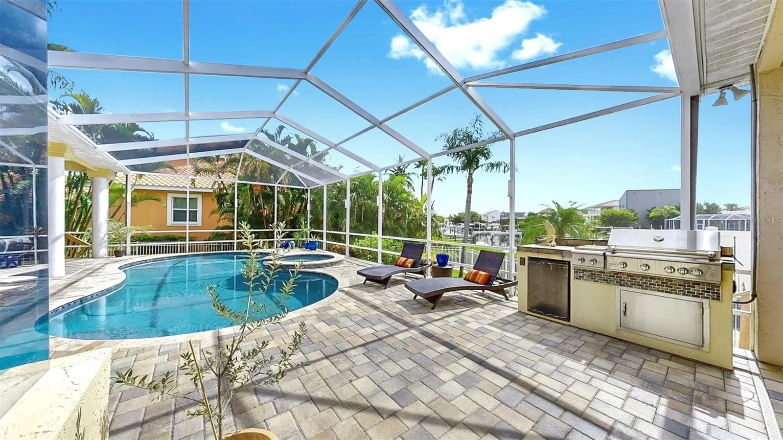 914 CAPRICCIO LN