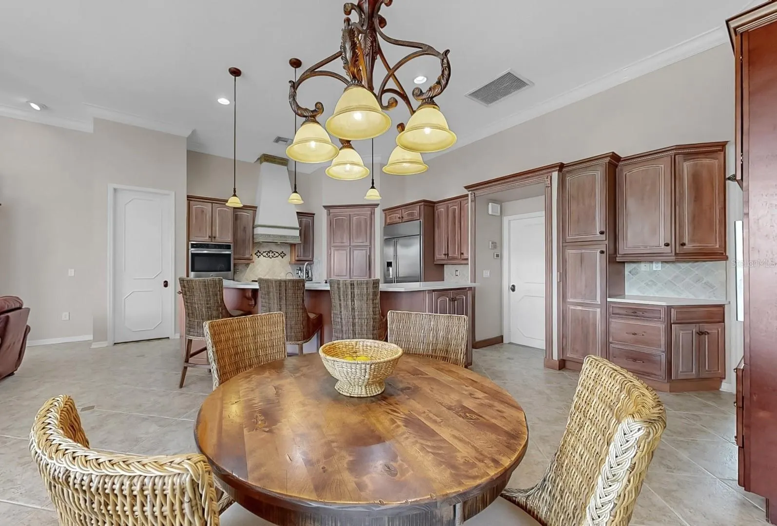 914 CAPRICCIO LN