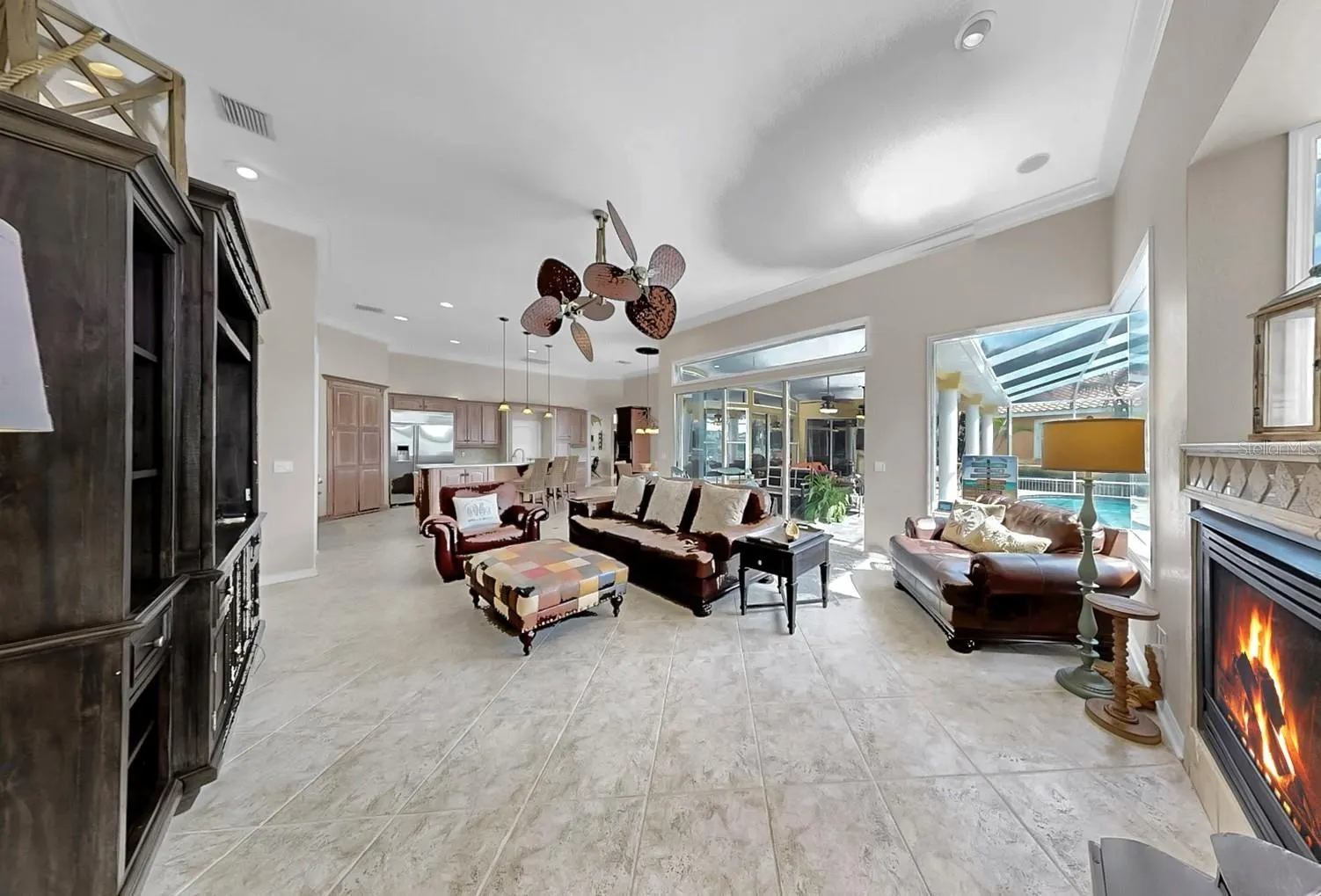 914 CAPRICCIO LN