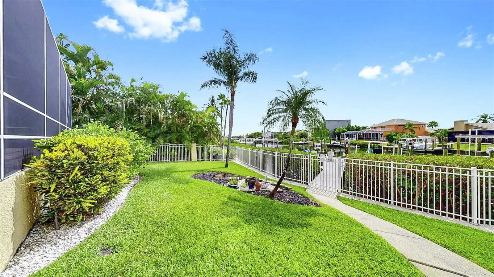 914 CAPRICCIO LN