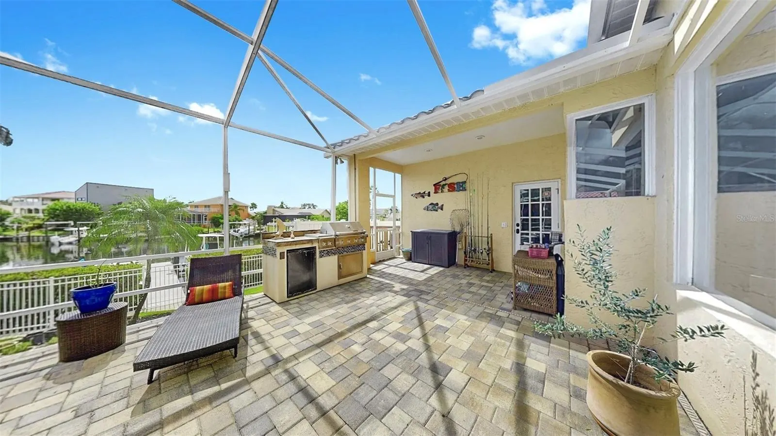 914 CAPRICCIO LN