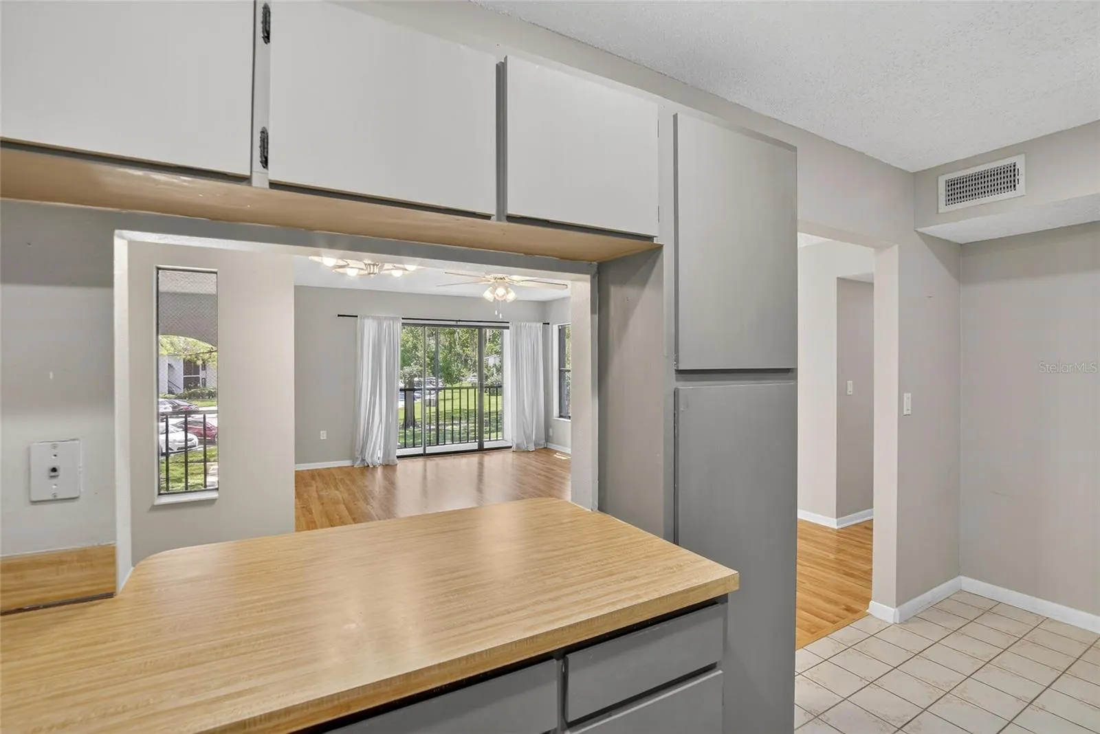 1225 PINE RIDGE CIR W #A2, #A2