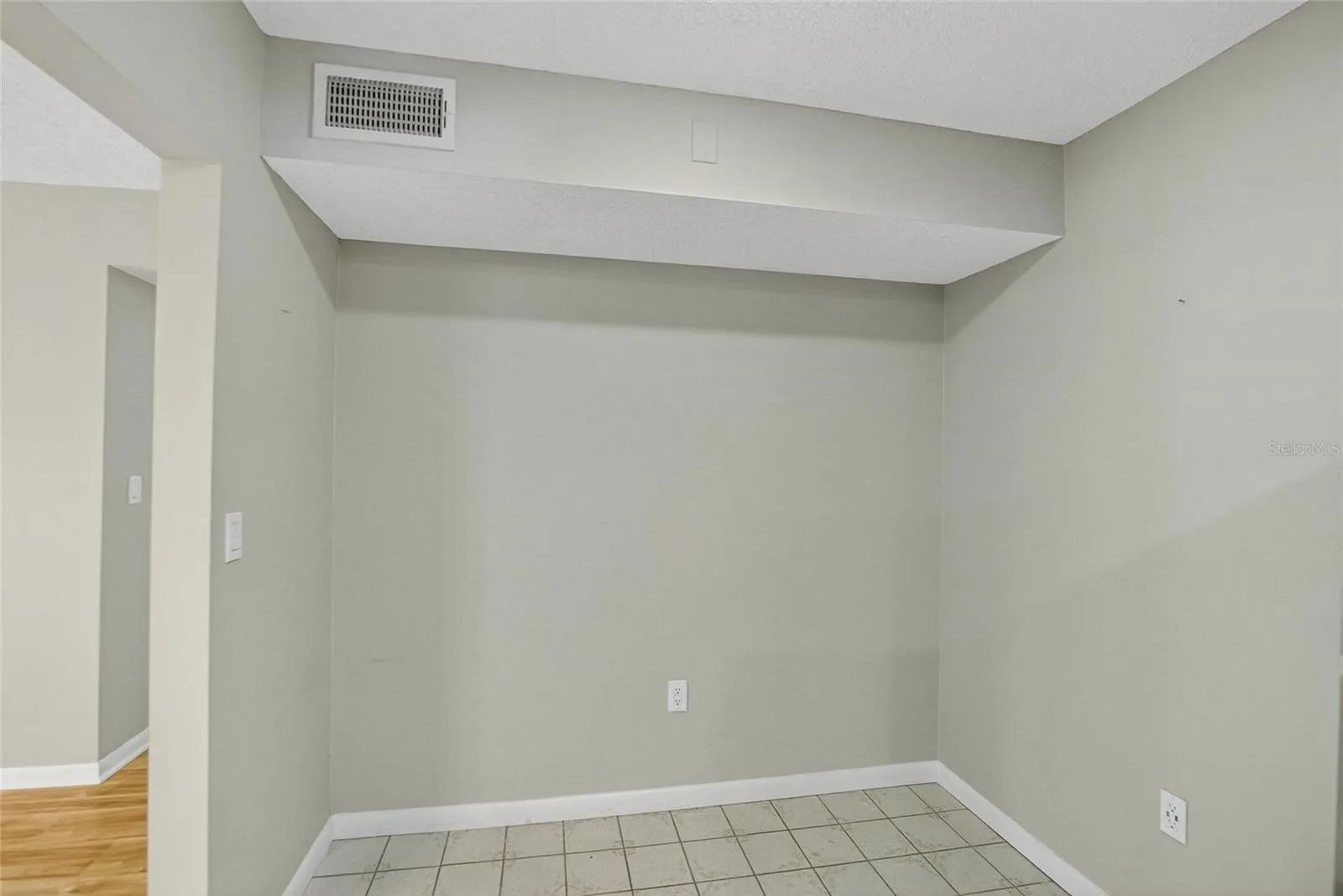1225 PINE RIDGE CIR W #A2, #A2
