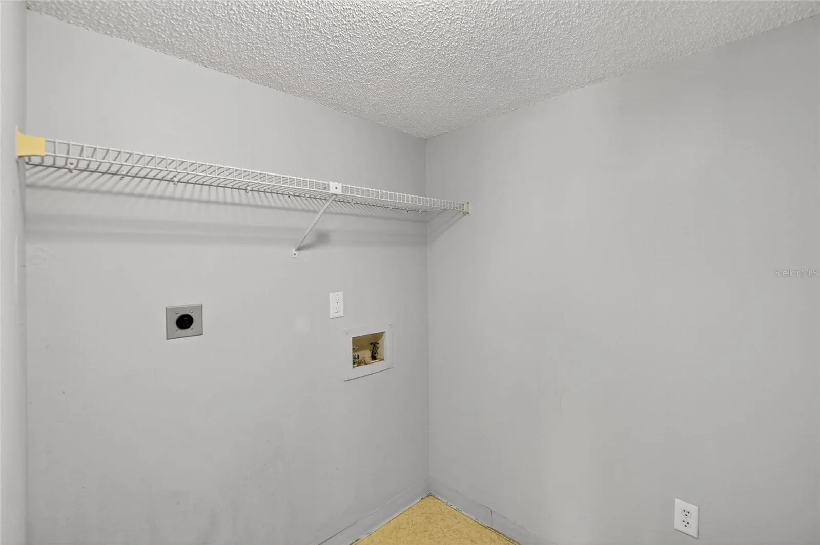 1225 PINE RIDGE CIR W #A2, #A2