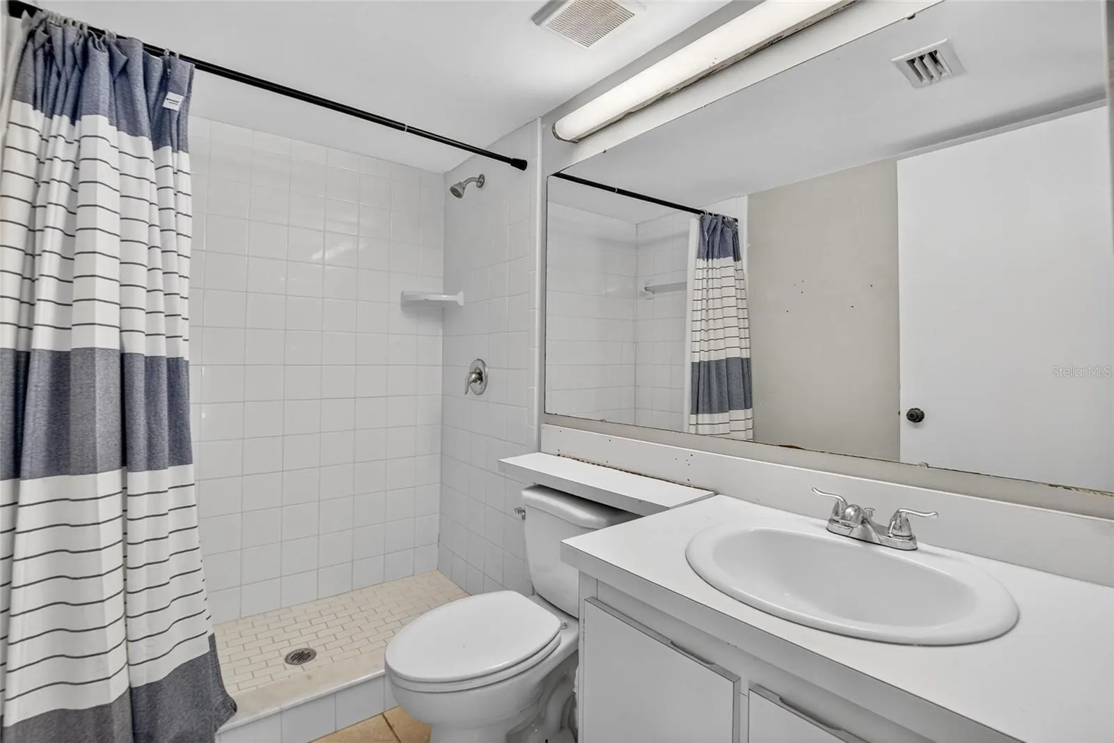 1225 PINE RIDGE CIR W #A2, #A2