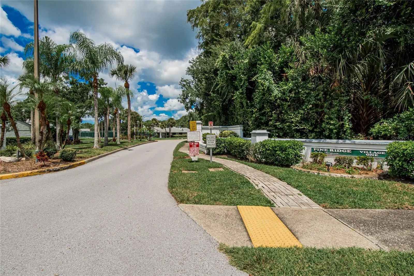 1225 PINE RIDGE CIR W #A2, #A2