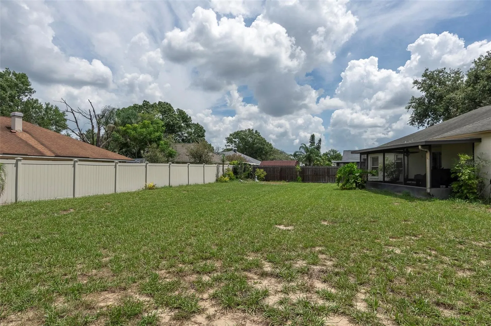 1052 MALLETWOOD DR