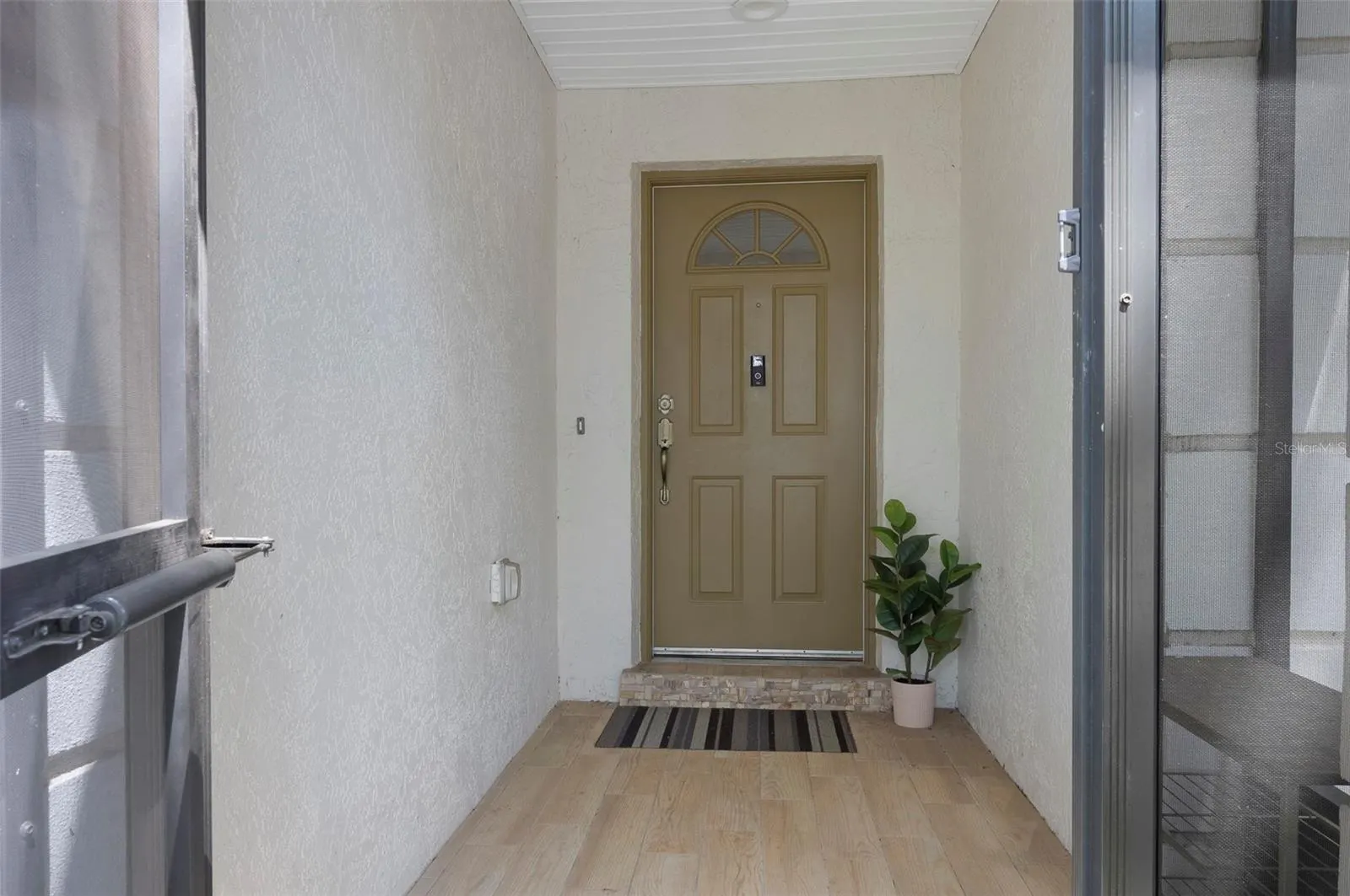 1052 MALLETWOOD DR
