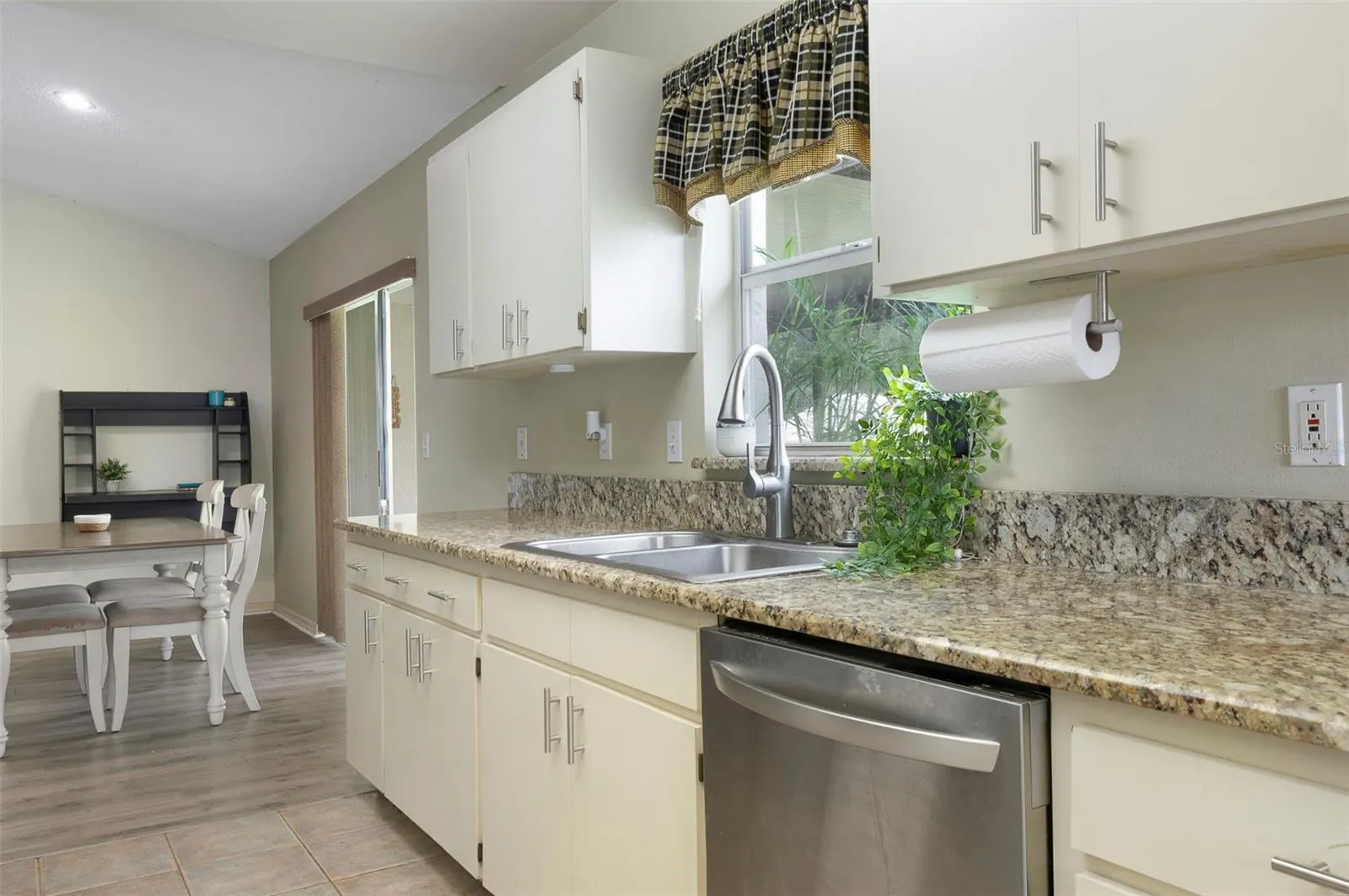 1052 MALLETWOOD DR