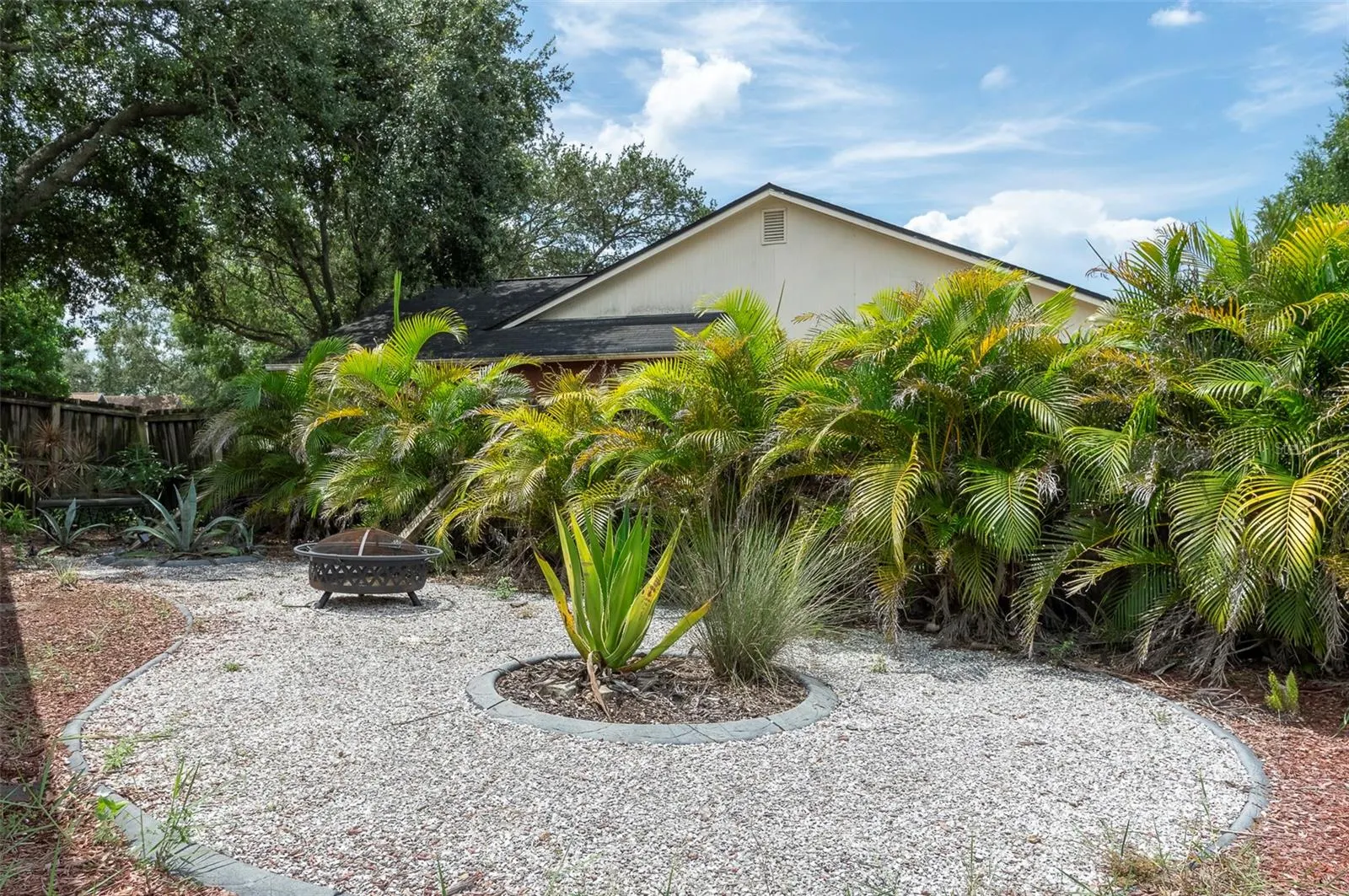 1052 MALLETWOOD DR