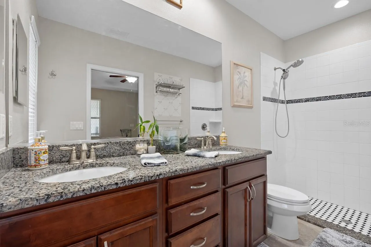 4923 MISSION PARK LN