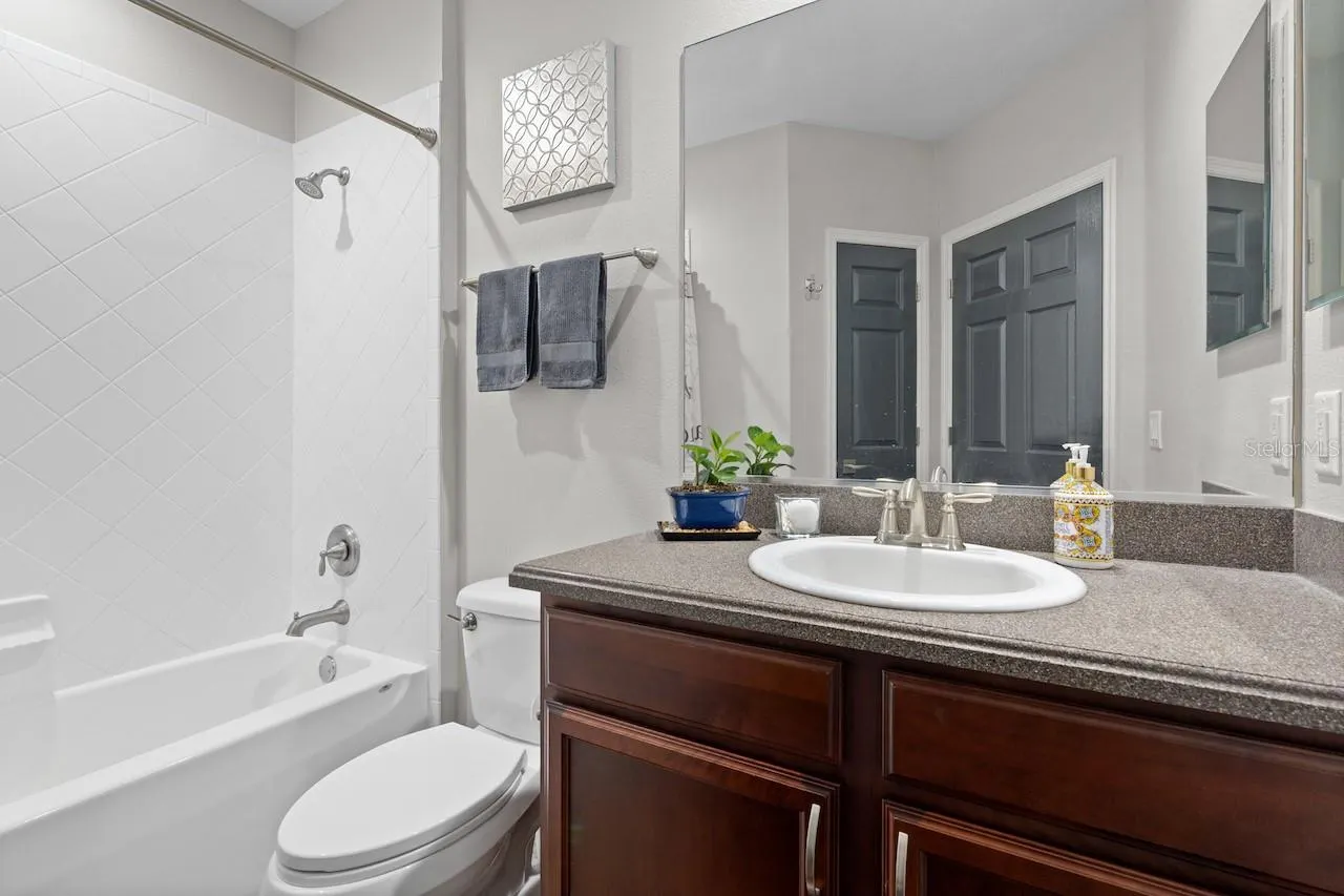 4923 MISSION PARK LN