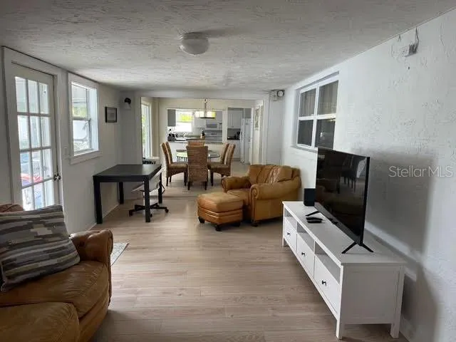 2186 SUNNYSIDE PL