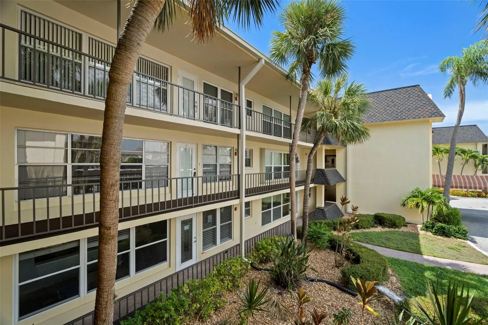 4780 COVE CIR #205, #205
