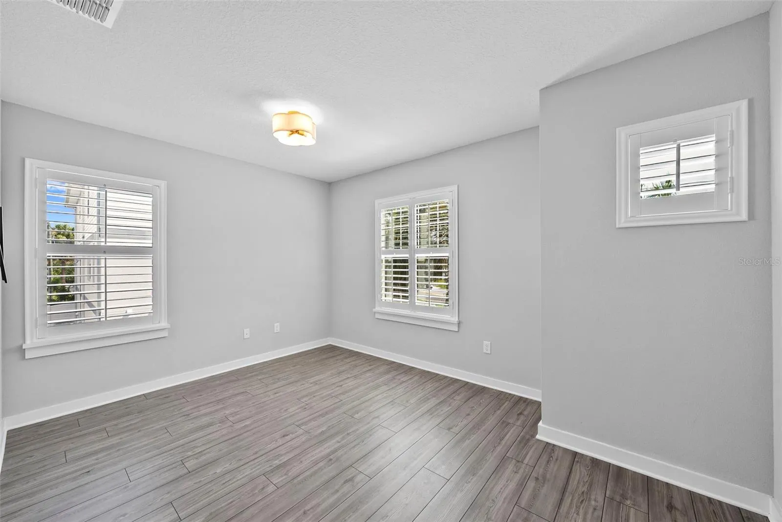 5834 S MACDILL AVE